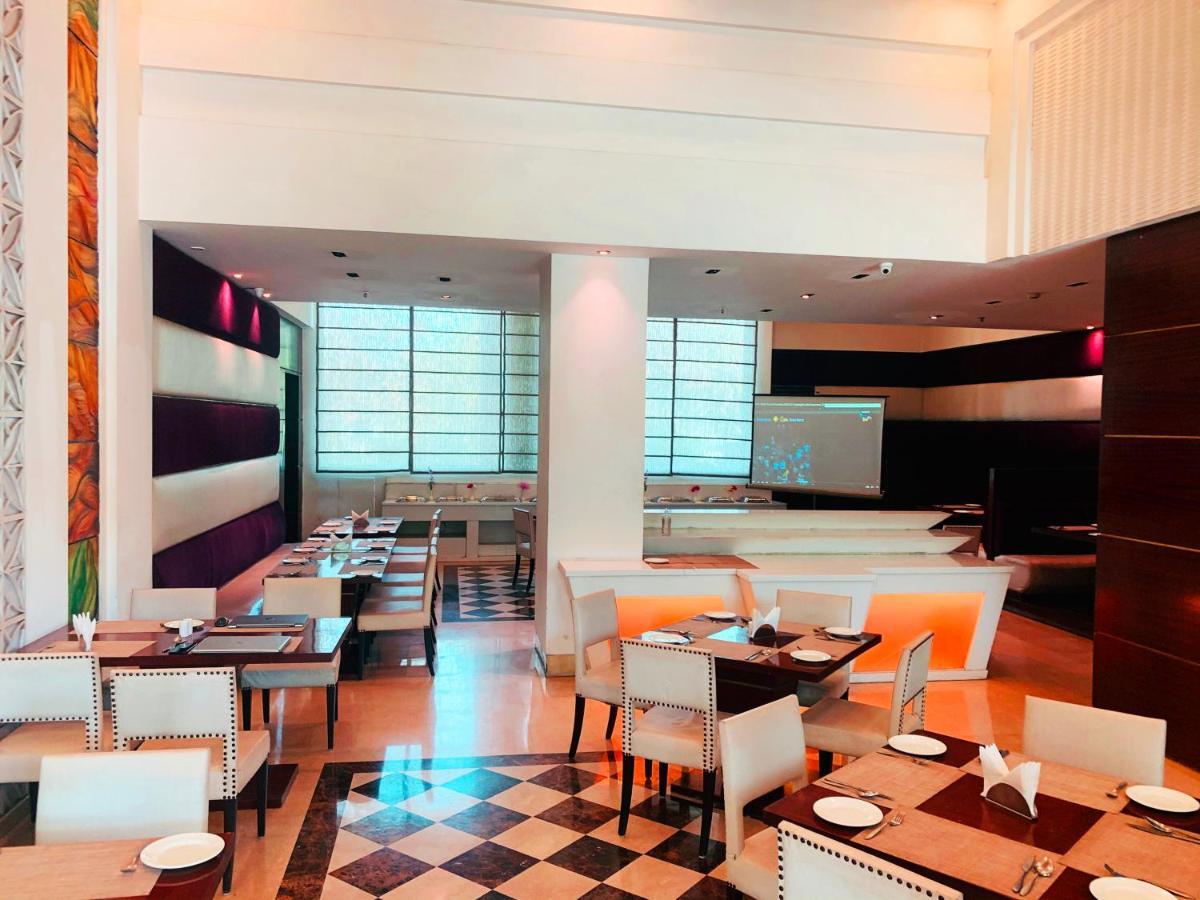 The Galgotias Hotel Gurugram Gurgaon Exterior photo