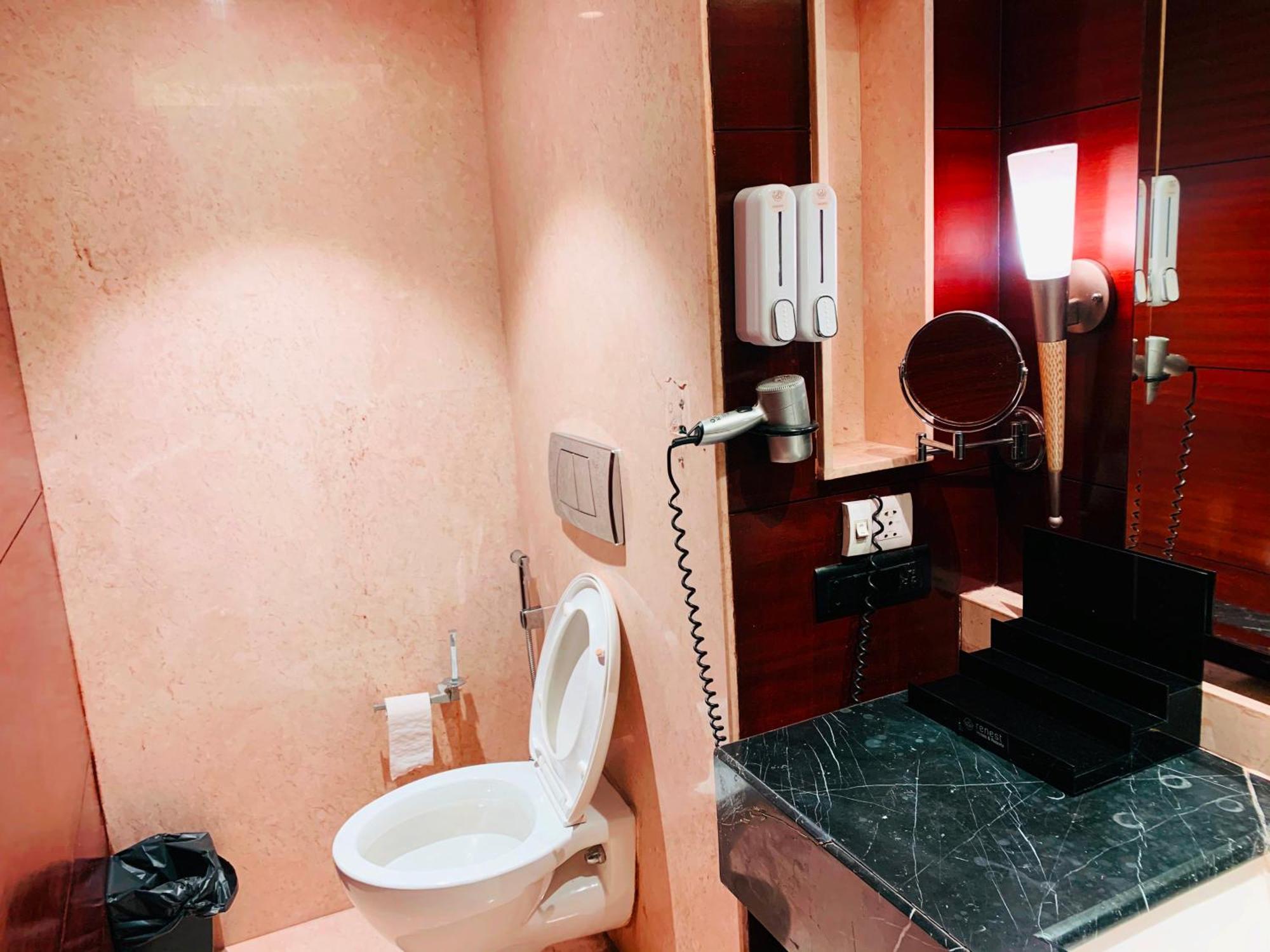 The Galgotias Hotel Gurugram Gurgaon Exterior photo