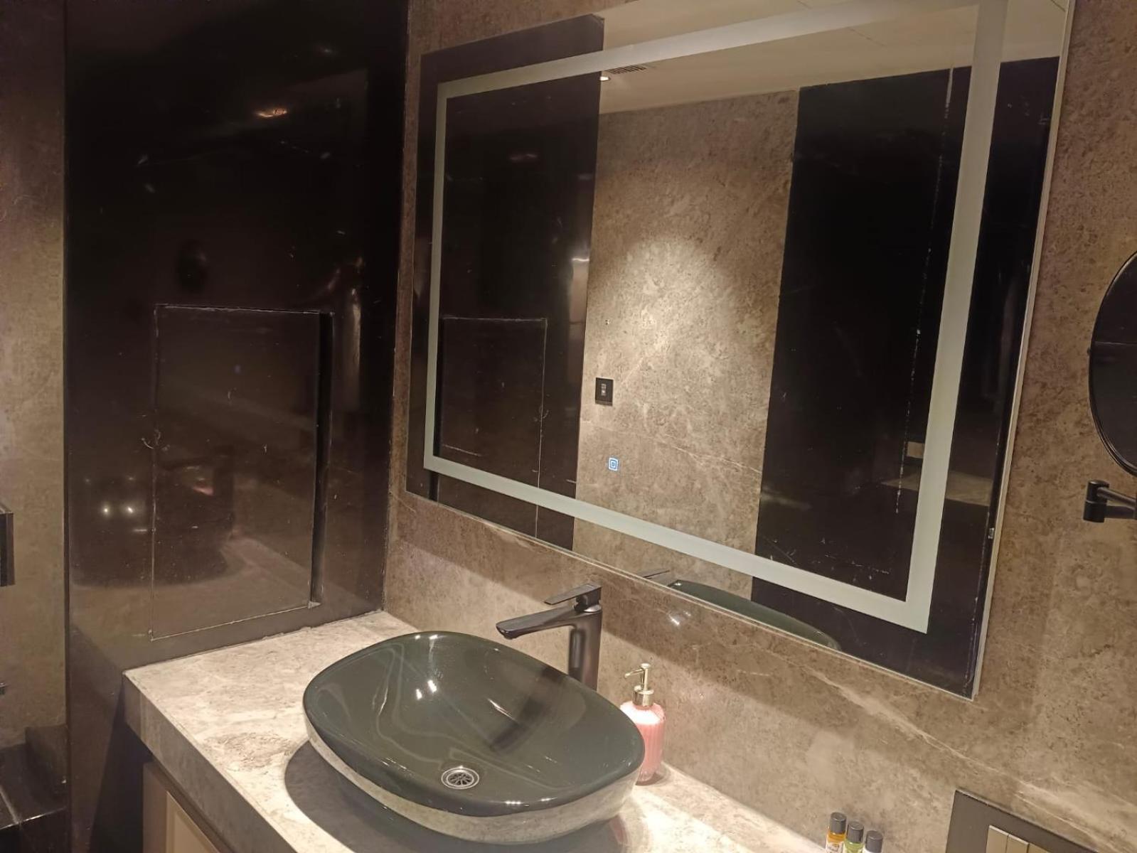 The Galgotias Hotel Gurugram Gurgaon Exterior photo